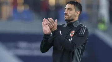 طاهر محمد طاهر يغيب مجددًا عن تشكيل الأهلي في مواجهة إنبي بالدوري.