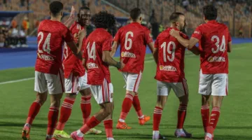 “رحلة الأحمر نحو اللقب” موعد مباراة الأهلي وسيراميكا في الدوري المصري 2025 والقنوات الناقلة