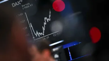 «تراجع ملحوظ» تراجع الأسواق الأوروبية وسط ضغوط المحادثات التجارية الأميركية اليوم