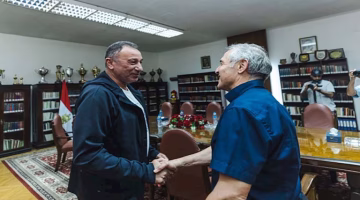 كولر يلجأ لمقطع صوتي لمحمود الخطيب.. ما السر وراء دعم الأهلي؟