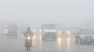 <p><strong>كابشن:</strong><br />
ظاهرة مفاجئة..</p>
<p><strong>العنوان المعاد صياغته:</strong><br />
هيئة الأرصاد تعلن عن حالة طقس متقلبة وتحذر من تأثيرات قوية تضرب البلاد والحرارة في تقلب مستمر</p>