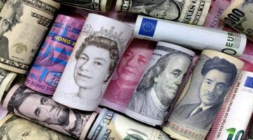 أسعار العملات الرئيسية مقابل الجنيه في البنوك الأحد 21-12-2025