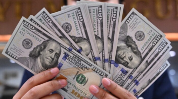 استقرار سعر الدولار بالبنك الأهلي يلفت أنظار المتابعين في 17 ديسمبر 2025