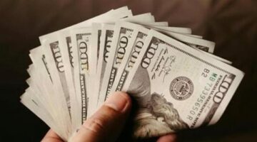 تحرك جديد بالبنوك.. سعر الدولار يسجل مستويات غير مسبوقة أمام الجنيه المصرى