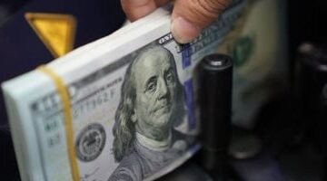 ثبات سعر الدولار.. مستويات الصرف في البنوك المصرية خلال التعاملات الصباحية اليوم