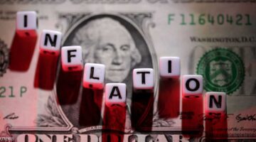 أكبر هبوط سنوي.. العملة الخضراء تسجل تراجعاً قياسياً هو الأول منذ 8 سنوات