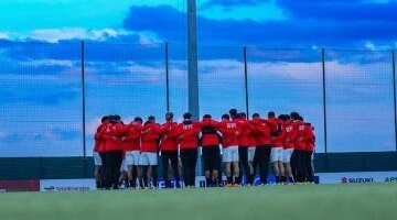 الساعة 10 مساءً.. بعثة منتخب مصر تصل القاهرة بعد حسم المركز الرابع أفريقيًا