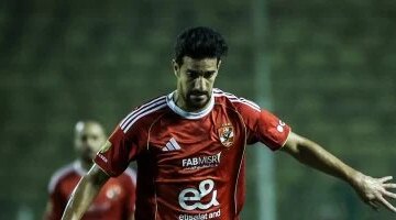 قرار نهائي من الأهلي.. إبراهيم عبد الجواد يكشف شروط رحيل محمد بن رمضان