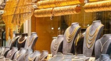 قفزة غير مسبوقة.. سعر الذهب عيار 18 يسجل 5228 جنيها في تعاملات الصاغة اليوم وبورصة الذهب المصدر: (العنوان الأصلي: تطورات جديدة في أسعار الذهب.. سعر عيار 18 يسجل 5228 جنيهاً اليوم) 

تم التعديل ليتناسب مع القالب والقيود المطلوبة:

تجاوز 5000 جنيه.. سعر الذهب عيار 18 يسجل أرقامًا جديدة في تداولات اليوم الصباحية