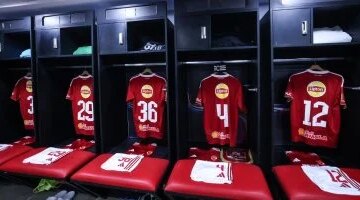 وصول حافلة الأهلي.. استنفار في ملعب برج العرب قبل مواجهة يانج أفريكانز المرتقبة