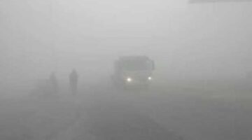 تحذير للمسافرين.. ضباب كثيف يحجب الرؤية على الطرق السريعة صباح السبت المقبل