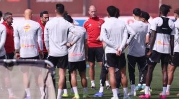 تحضيرات مكثفة.. كولر يضع اللمسات الأخيرة لمواجهة الأهلي وشبيبة القبائل بدوري الأبطال