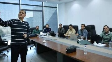 تعديل القائمة الدولية.. خطة أوسكار رويز لخفض سن الحكام إلى 23 عامًا