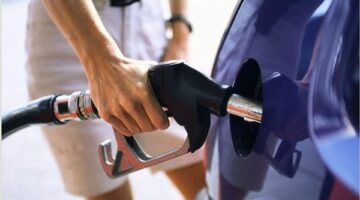 أسعار البنزين في الولايات المتحدة تقفز بنسبة 30% مع توقعات ببلوغ أربعة دولارات للجالون