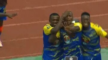 أوتوهو الكونغولي يباغت شباك الزمالك بهدف أول بعد مرور 15 دقيقة مباغتة