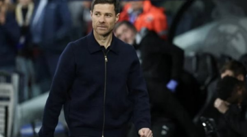 اتفاق سري يقرب تشابي ألونسو من قيادة ليفربول مطلع الموسم المقبل