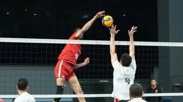 الأهلي يتفوق على بتروجت ضمن منافسات نهائيات سوبر رجال الكرة الطائرة