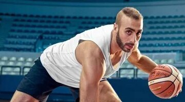 اللاعب عمر عزب يكشف عن مهنته البديلة حال ابتعاده عن ملاعب كرة السلة