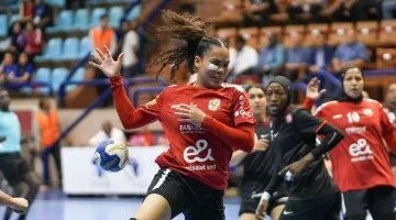 بفوز مثير.. سيدات الأهلي يتفوقن على الزمالك بنتيجة 36-32 في دوري كرة اليد