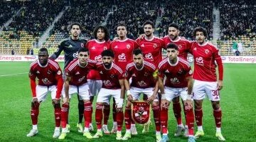 تحرك حافلة فريق الأهلي من فندق الإقامة لخوض مواجهته بملعب حمادي العقربي برادس