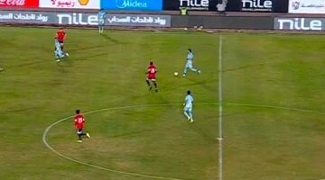 تعادل مثير يحسم نتيجة الشوط الأول بين الأهلي وطلائع الجيش بنتيجة 1-1