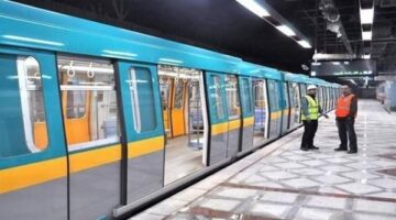 توقف حركة مترو الأنفاق بمحطتي ساقية مكي والمنيب إثر سقوط سور بفعل الرياح الأربعاء