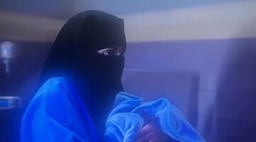 خالد منتصر يستعين بمشهد درامي للتعليق على قرار منع النقاب في القصر العيني