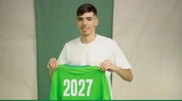 دفعة قوية لنادي المصري بعودة عبد الرحيم دغموم قبل مواجهة شباب بلوزداد بجولة الكونفدرالية