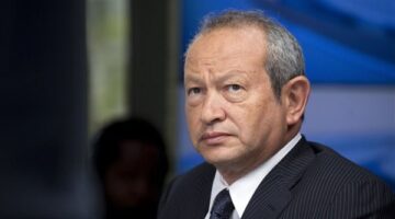 رد فعل غاضب من نجيب ساويرس بعد قرار سحب فيلم سفاح التجمع من دور العرض