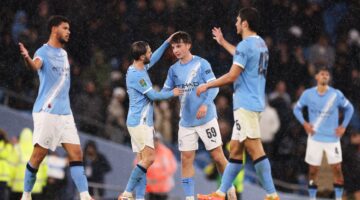 لحظات مرعبة لجمهور مانشستر سيتي بعد نجاة مثيرة من الموت قبل قمة آرسنال