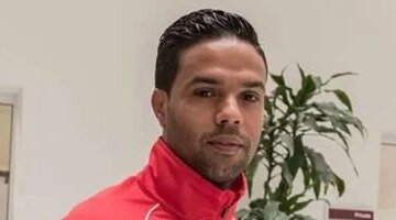 لماذا منعت قائمة الأجانب النجم عبد الكريم النفطي من الانضمام لصفوف الأهلي؟