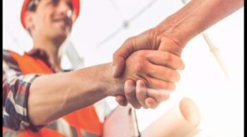 ما هي ضوابط إنهاء عقود العمل غير محددة المدة وحقوق الموظفين بالقانون؟