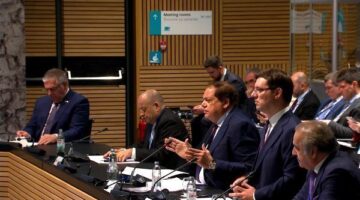 ماذا قال محمد أبو العنين حول تداعيات صراع إيران وأمريكا على قناة السويس؟