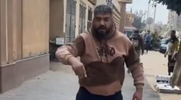 مشاجرة في الشارع بعد قيام شاب بالتدخين نهاراً أمام شخص صائم