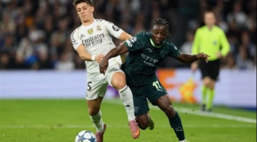 مواعيد وتفاصيل أبرز المواجهات الكروية في الملاعب العربية والعالمية خلال مباريات اليوم