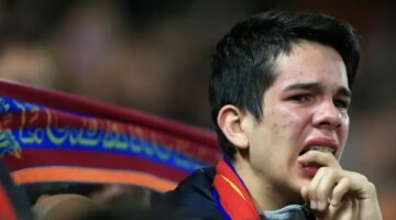 واقعة غريبة لمشجع فريق برشلونة داخل ملعب بالدرجة الثالثة بعد فقدان طريق نيوكاسل