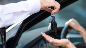 إجراءات قانونية لبيع السيارات وتسجيل العقود لضمان حقوق البائع والمشتري بشكل سليم