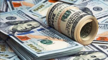 استقرار سعر الدولار عند 52.6 جنيه بالبنوك وتراجعه في السوق الموازية