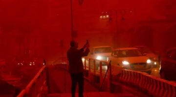 الأرصاد تكشف حقيقة وصول العاصفة الدموية إلى مصر وتحدد مسارها بعد ليبيا