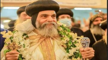 الأنبا بيشوي يلوح بإجراءات صارمة داخل الكنائس تتعلق بملابس السيدات خلال الصلوات