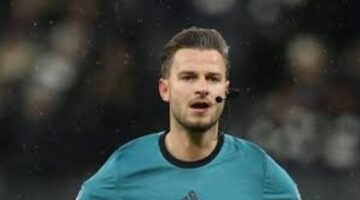 الحكم الألماني شلاجر يدير مواجهة الأهلي وبيراميدز المرتقبة في الدوري المصري