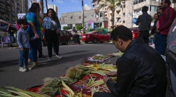 الحكومة تقرر مد مواعيد غلق المحلات والمولات خلال إجازة الأخوة الأقباط المرتقبة