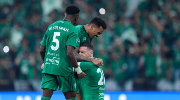 القنوات الناقلة لمواجهة الأهلي والتعاون في دوري روشن السعودي وموعد بثها المباشر