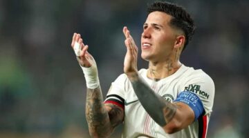 تشيلسي يستبعد إنزو فيرنانديز من تشكيلة الفريق لمباراتين متتاليتين في الفترة المقبلة