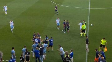 تطورات مثيرة في الدوري الإسباني بعد طرد حارسي المرمى وسط اشتباكات عنيفة