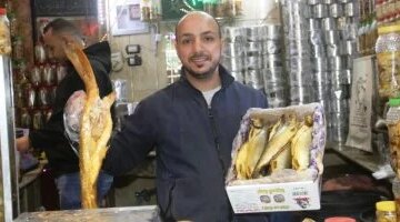 تغيرات لافتة في أسعار الفسيخ والرنجة بأسواق أسوان قبل احتفالات شم النسيم