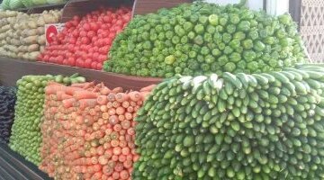 تفاوت ملحوظ في أسعار الخضراوات والفاكهة بأسواق محافظة قنا اليوم
