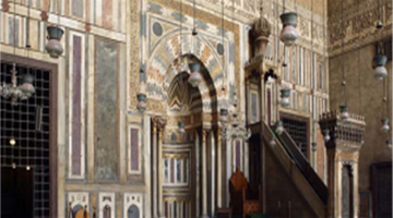 توقيتات زيارة مدرسة السلطان حسن لاستكشاف روائع العمارة الإسلامية التاريخية الفريدة