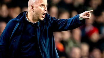 جائزة خاصة تنتظر أرني سلوت عقب قيادة ليفربول لتحقيق هذا الفوز الكبير