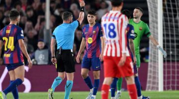 جدل تحكيمي يثير التساؤلات بعد مباراة برشلونة وأتلتيكو مدريد بوجود طرد وهدف ملغى